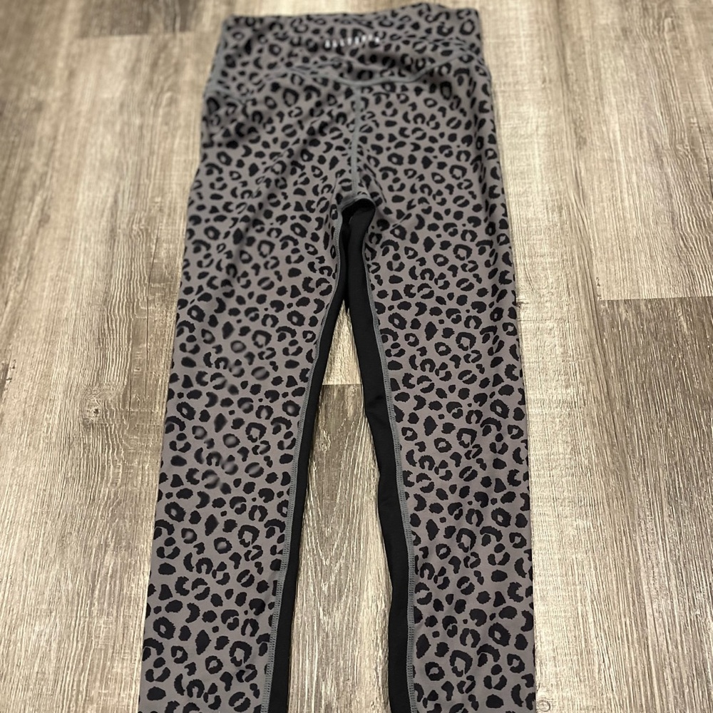 ALLFENIX Woman’s workout leggings